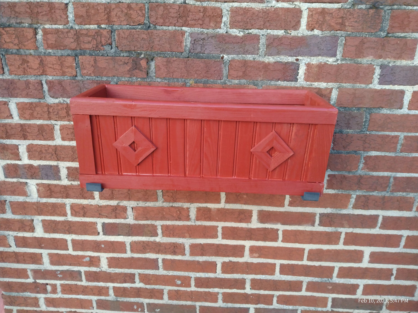 Window box, wood diamond pattern