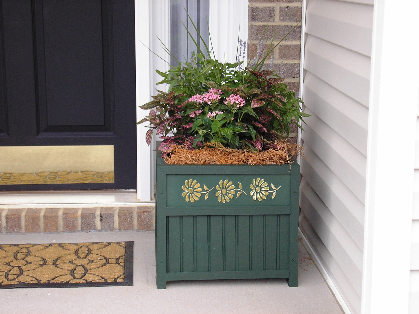 Planter 15"  Wainscot Daisy Planter